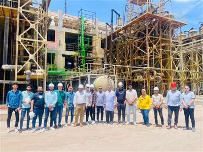 صورة جماعية لطلاب خلال زيارة Chemical Seed Company 1